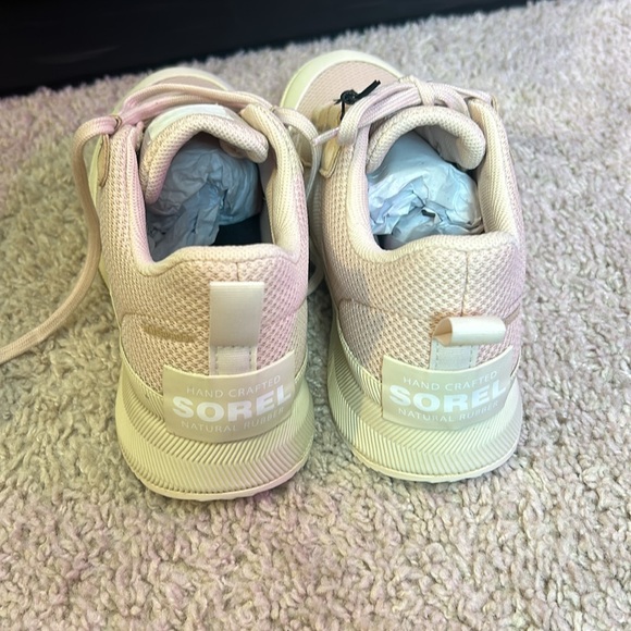 Women’s Sorel out and about - Picture 3 of 5